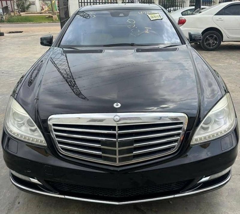 Thumbnail 10 of 2012 Mercedes-Benz S-Class S550